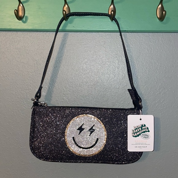 ๐ NWT Skinny Dip Metallic Smiley Purse - Picture 1 of 6